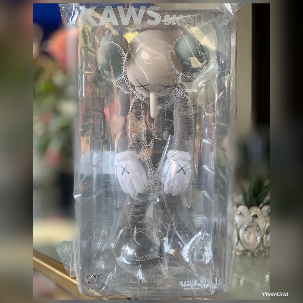 Kaws small lie